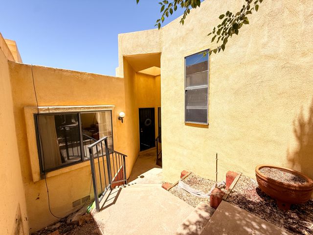 523 Pinon Creek Road SE, Albuquerque, NM 87123