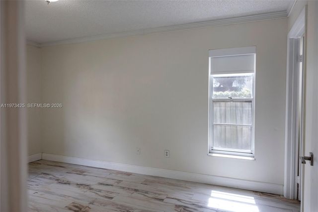 10121 NW 51st Ln, Doral, FL 33178