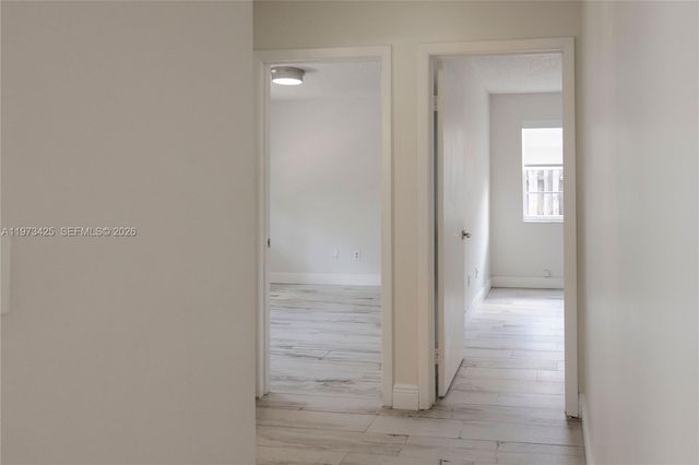 10121 NW 51st Ln, Doral, FL 33178