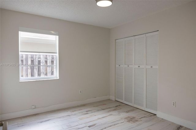 10121 NW 51st Ln, Doral, FL 33178