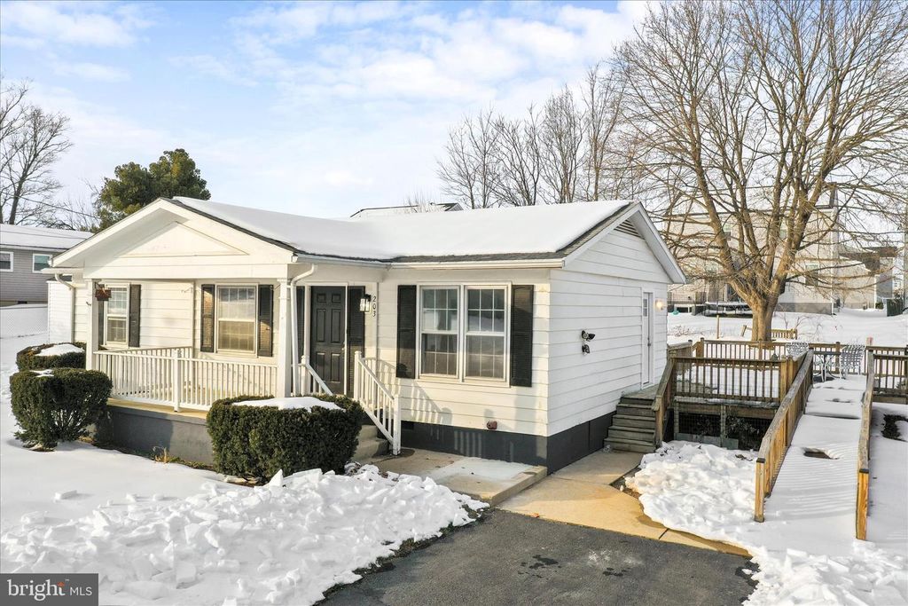 Image 1 of property listing at 203 APPLE TREE DR, Ranson, WV 25438