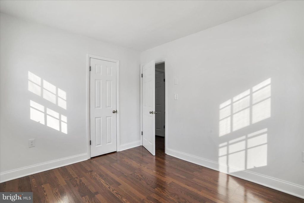 Image 17 of property listing at 203 APPLE TREE DR, Ranson, WV 25438