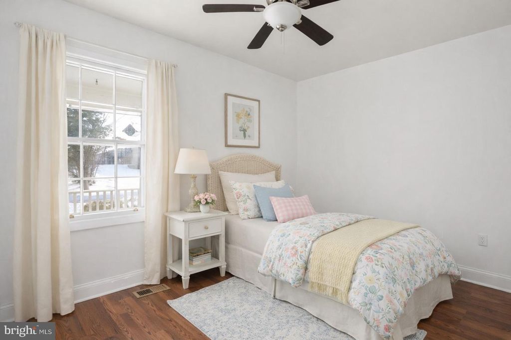 Image 23 of property listing at 203 APPLE TREE DR, Ranson, WV 25438