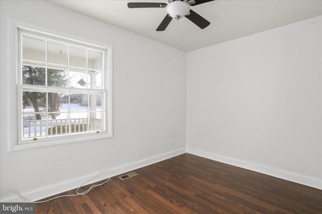 Image 24 of property listing at 203 APPLE TREE DR, Ranson, WV 25438