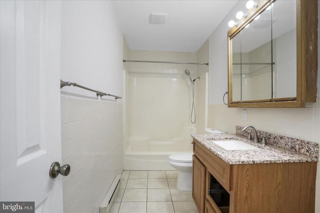 Image 27 of property listing at 203 APPLE TREE DR, Ranson, WV 25438