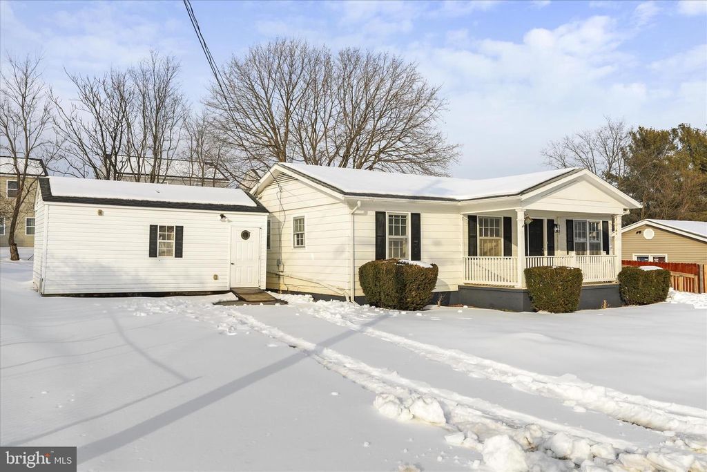 Image 30 of property listing at 203 APPLE TREE DR, Ranson, WV 25438