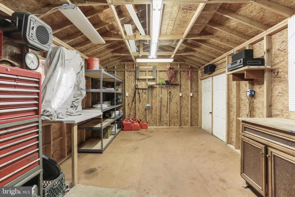 Image 37 of property listing at 203 APPLE TREE DR, Ranson, WV 25438