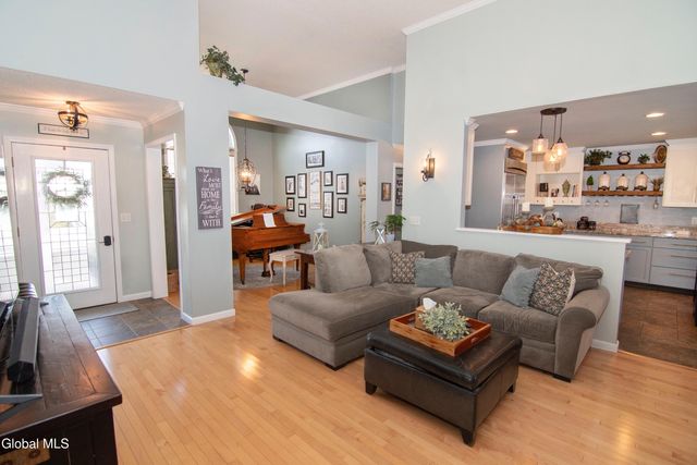 25 Timothy Way, Mechanicville, NY 12118