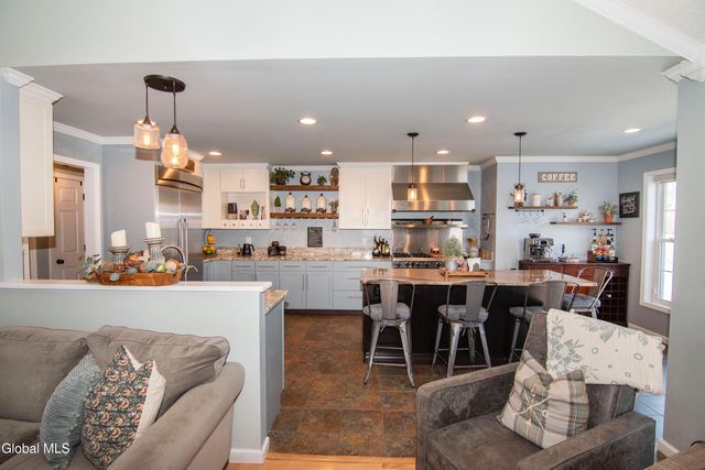 25 Timothy Way, Mechanicville, NY 12118