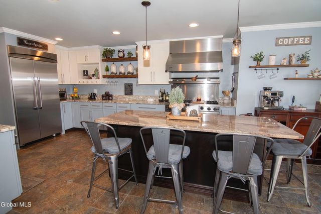 25 Timothy Way, Mechanicville, NY 12118