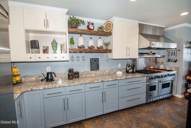 25 Timothy Way, Mechanicville, NY 12118