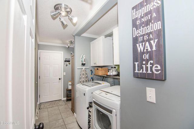 25 Timothy Way, Mechanicville, NY 12118