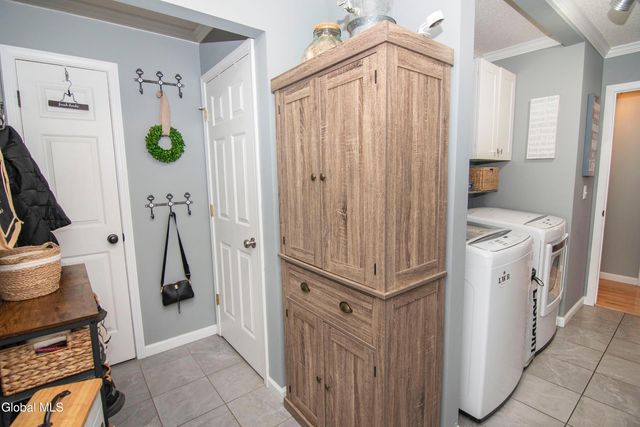 25 Timothy Way, Mechanicville, NY 12118