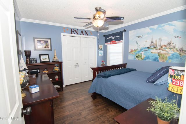 25 Timothy Way, Mechanicville, NY 12118