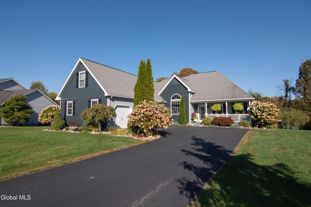 25 Timothy Way, Mechanicville, NY 12118