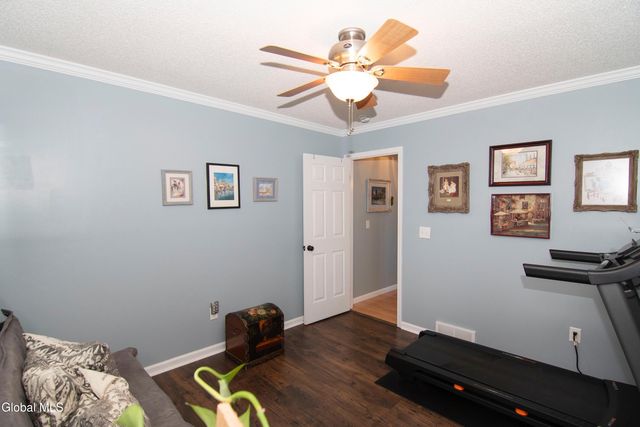 25 Timothy Way, Mechanicville, NY 12118