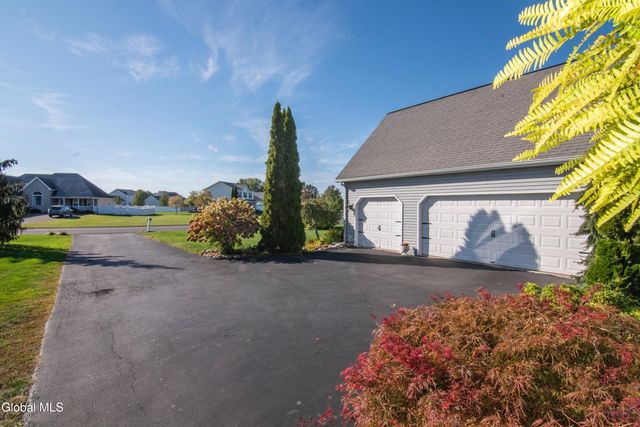 25 Timothy Way, Mechanicville, NY 12118