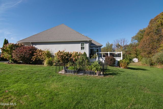 25 Timothy Way, Mechanicville, NY 12118