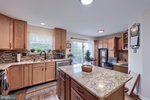 332 GAVIN DR, Coatesville, PA 19320