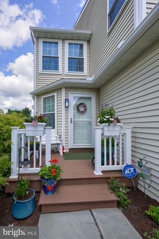 332 GAVIN DR, Coatesville, PA 19320