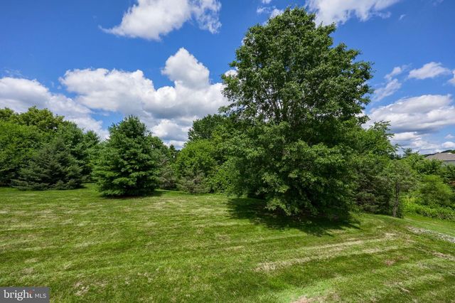 332 GAVIN DR, Coatesville, PA 19320
