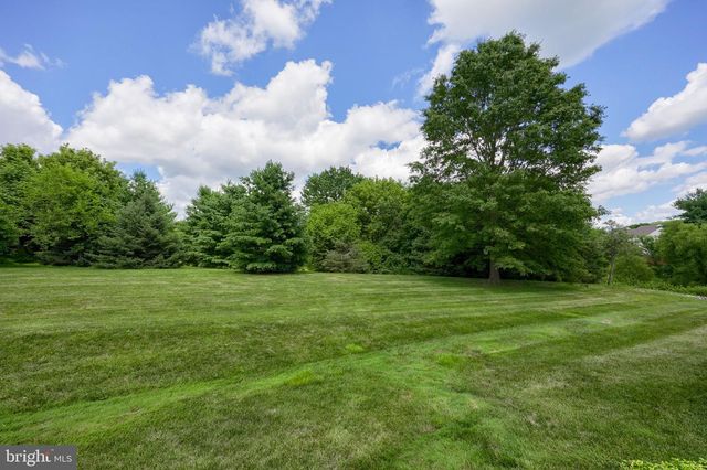 332 GAVIN DR, Coatesville, PA 19320