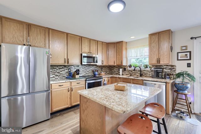 332 GAVIN DR, Coatesville, PA 19320