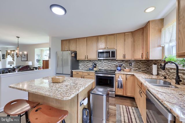 332 GAVIN DR, Coatesville, PA 19320