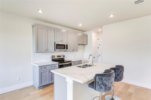 2600 Gattis School RD 401, Round Rock, TX 78664