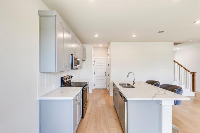 2600 Gattis School RD 401, Round Rock, TX 78664