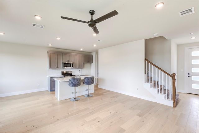 2600 Gattis School RD 401, Round Rock, TX 78664