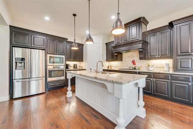 1025 W Bluff Way, Roanoke, TX 76262