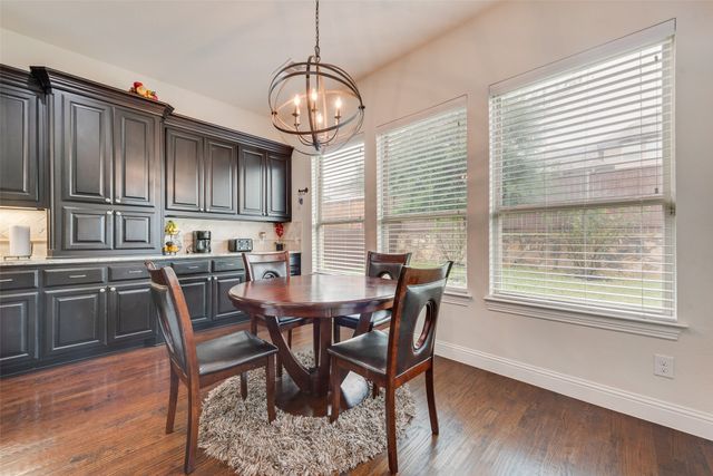 1025 W Bluff Way, Roanoke, TX 76262