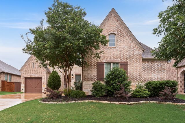 1025 W Bluff Way, Roanoke, TX 76262