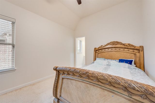 1025 W Bluff Way, Roanoke, TX 76262