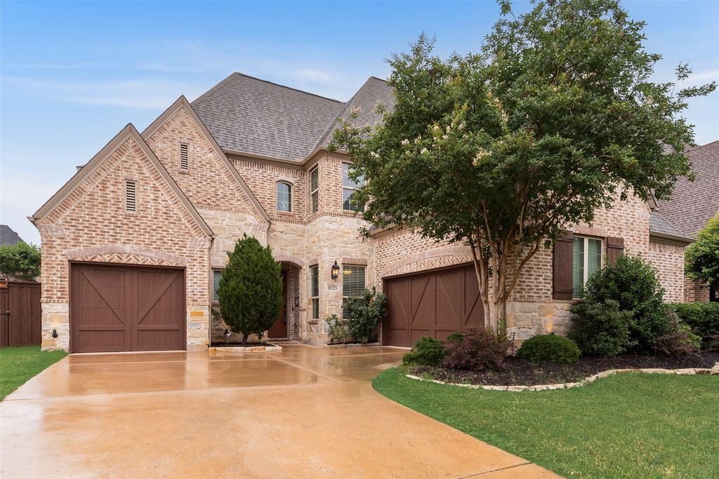 1025 W Bluff Way, Roanoke, TX 76262