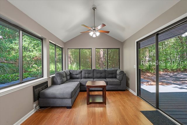 4 Sycamore Ln, Hilton Head Island, SC 29926