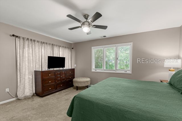 4 Sycamore Ln, Hilton Head Island, SC 29926