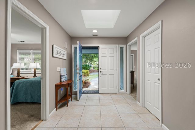 4 Sycamore Ln, Hilton Head Island, SC 29926