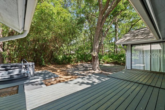 4 Sycamore Ln, Hilton Head Island, SC 29926
