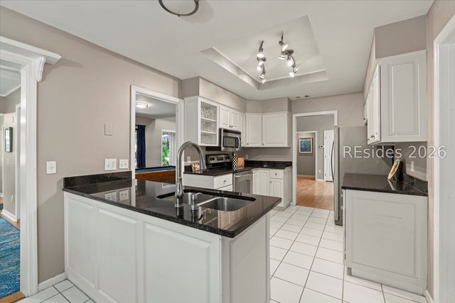 4 Sycamore Ln, Hilton Head Island, SC 29926
