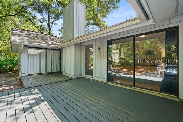 4 Sycamore Ln, Hilton Head Island, SC 29926