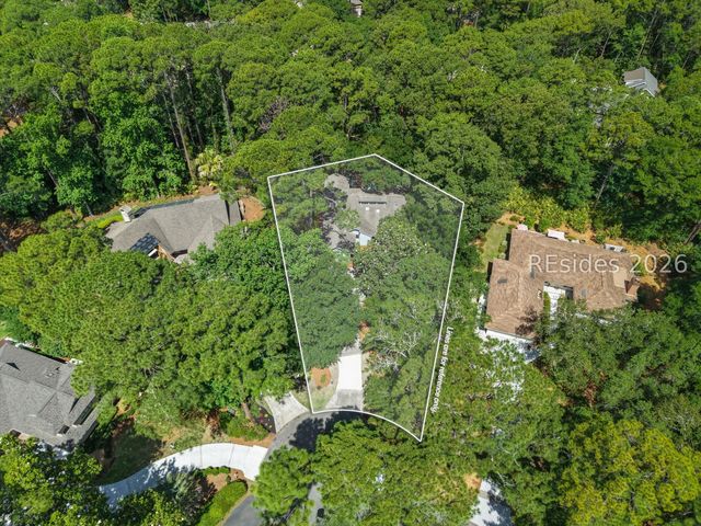4 Sycamore Ln, Hilton Head Island, SC 29926