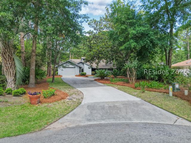 4 Sycamore Ln, Hilton Head Island, SC 29926