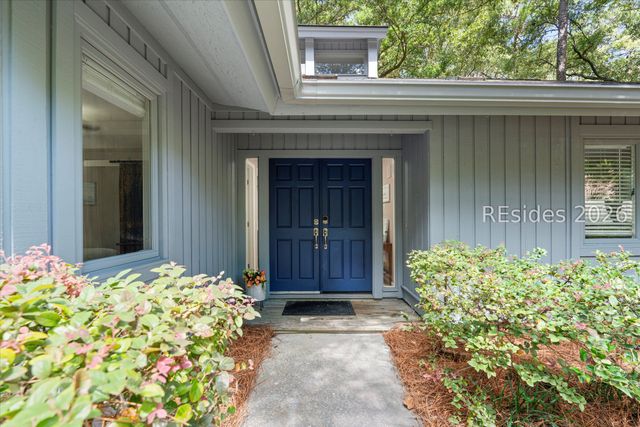 4 Sycamore Ln, Hilton Head Island, SC 29926