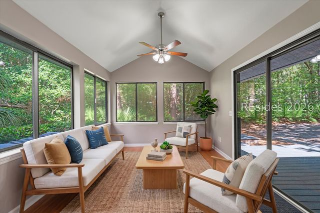 4 Sycamore Ln, Hilton Head Island, SC 29926