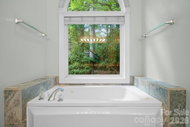 36 Poplar Creek Drive, Asheville, NC 28805
