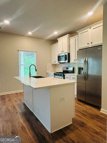 57 Pacific Avenue, Sharpsburg, GA 30277