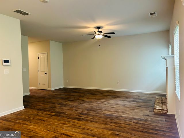 57 Pacific Avenue, Sharpsburg, GA 30277