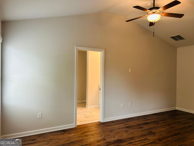 57 Pacific Avenue, Sharpsburg, GA 30277